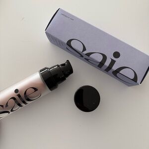 Glowy Super Gel Lightweight Dewy Multipurpose Illuminator in Roseglow